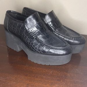 Maje Black embossed croc platform loafer size 39